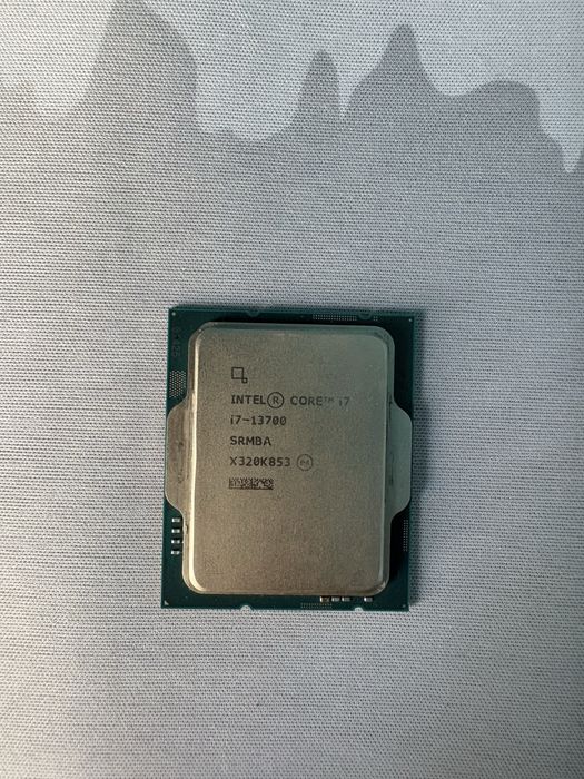 Процессор Core i7-13700 практический новый