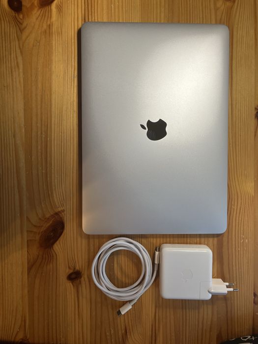 MacBook Pro 13” Touch Bar (2019) - Silver
