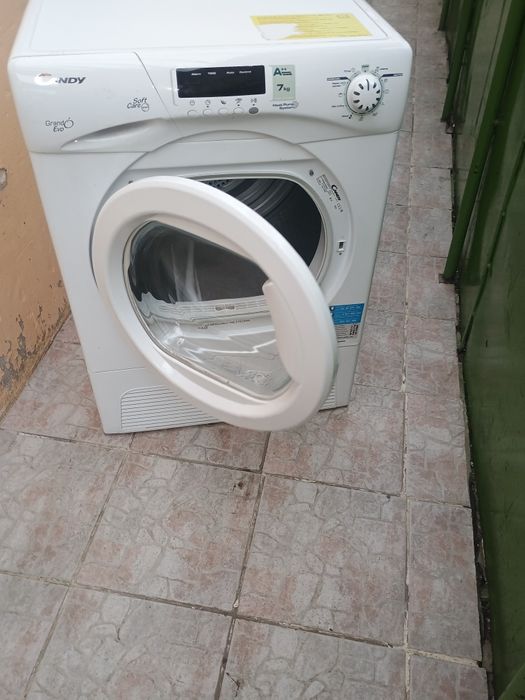 Uscător de rufe Candy capacitate de uscare 7 kg