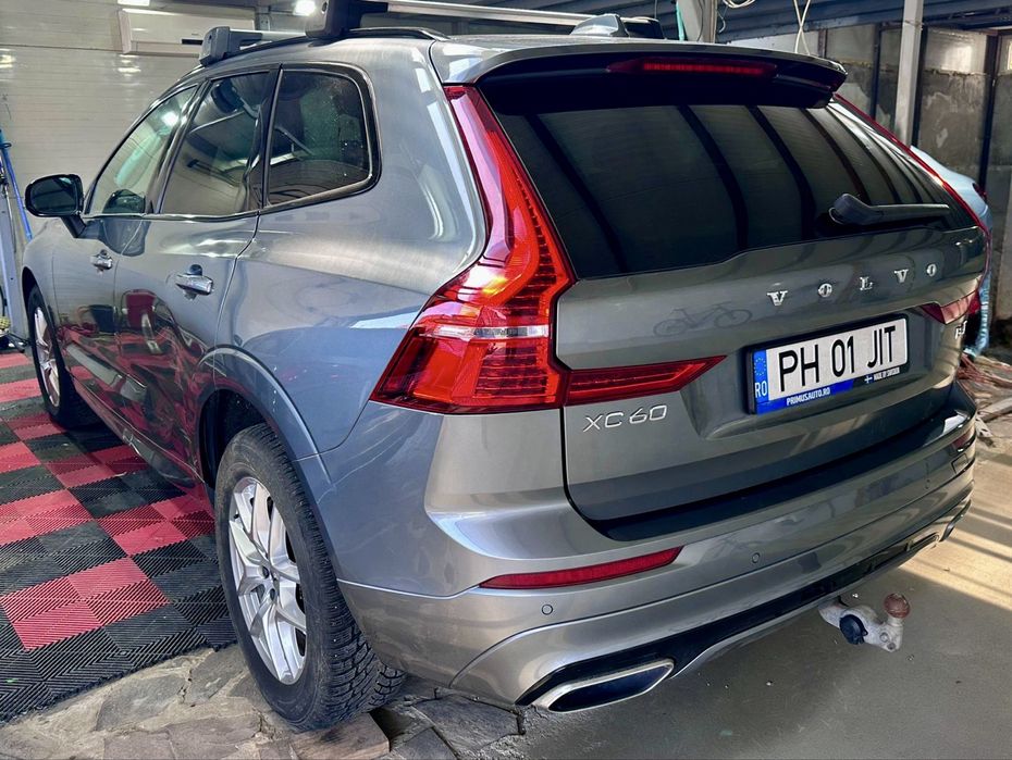 VOLVO XC60 2021 — imagine 3