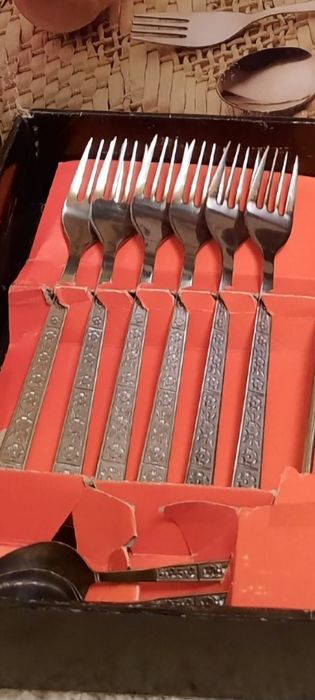 Set tacâmuri 12 persoane