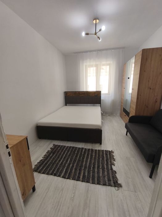 Inchiriez apartament central