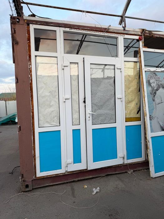 Продам пластиковые витражи с дверями