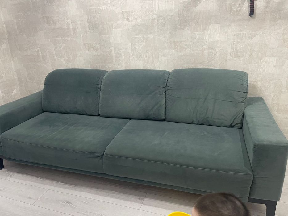 Продам диван и стол