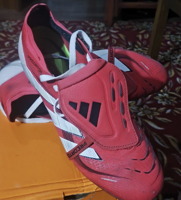 Adidas Predator.