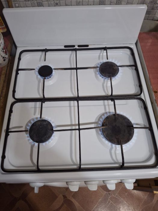 Продам газовую плиту