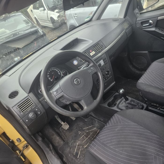 Опел MERIVA 1.7 cdti на части само
