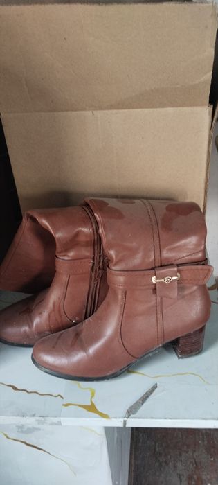 Продам осенние сапоги