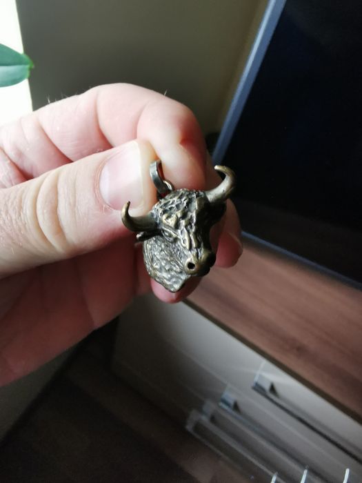 Pandantiv argint cap de taur de lupta