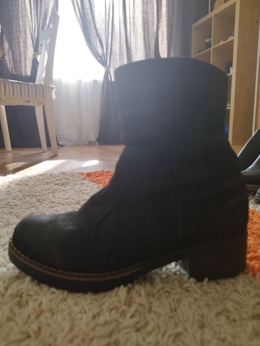 Ghetuțe negre îmblănite