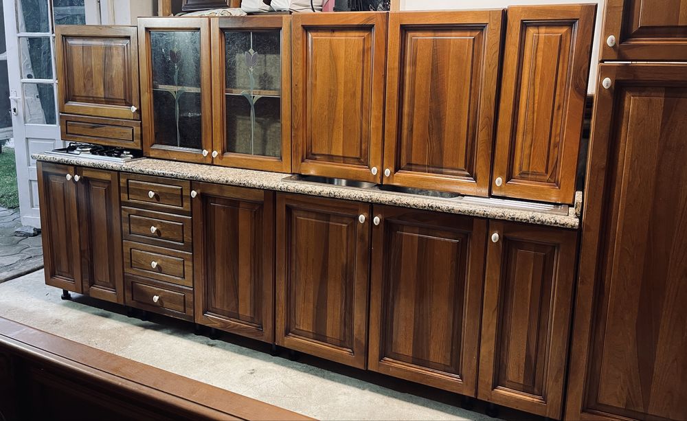 Mobila bucatarie lemn plita+hota