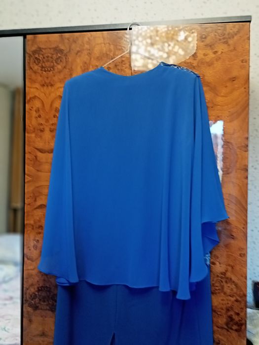 Продается женское платье