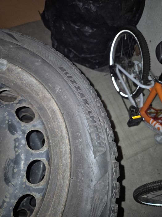 Anvelope Iarna Bridgestone Blizzak LM001 205/55 R16 91H + jante tabla