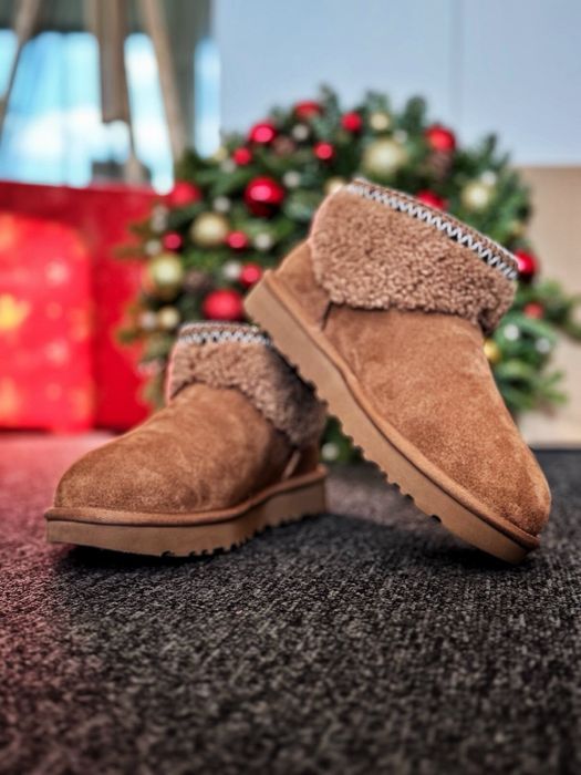Чисто нови боти UGG (37номер)- бежов цвят
