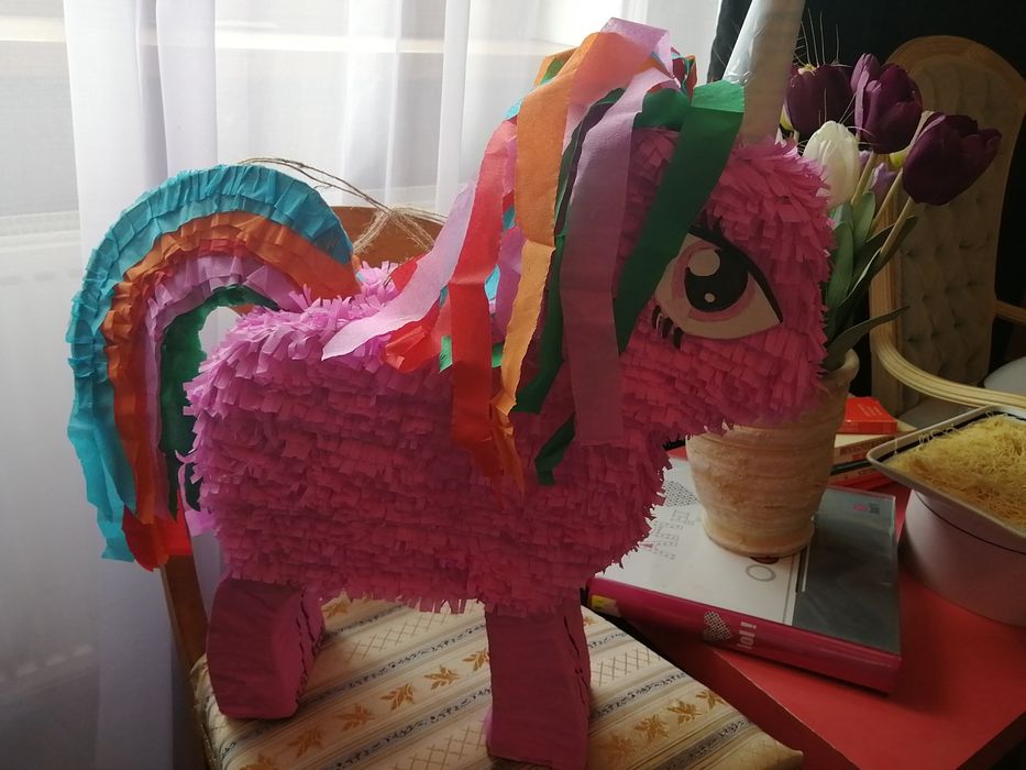 Piniata ponei, inimioara sau ce model doriti