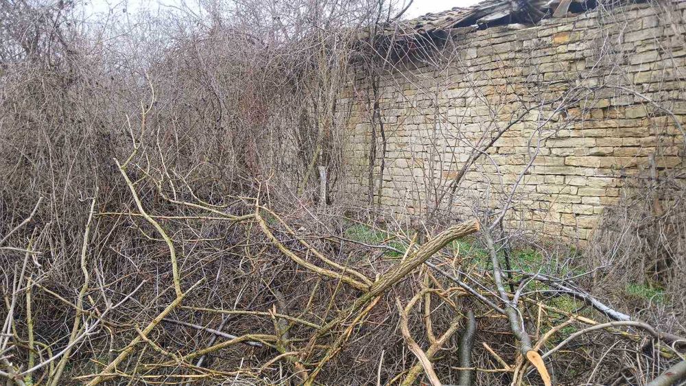 Естествен- Камък