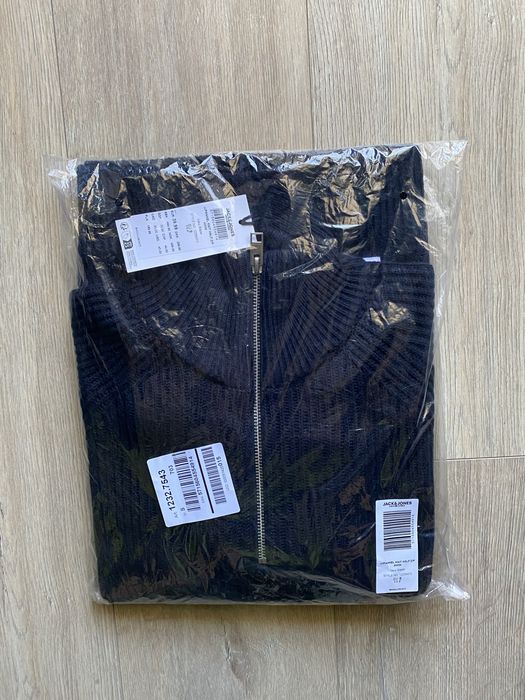 Пъловери с цип/ Quarter zip up sweater