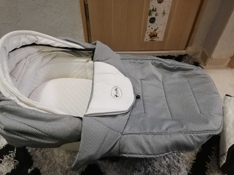 Бебешка количка Alisa 2в1; цвят: черно/бял