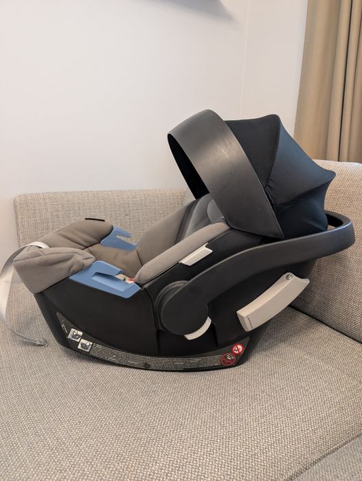 Scoică auto Cybex Aton 5 0-13 kg – gri – stare bună