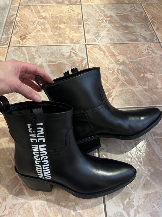 Боти естествена кожа Love Moschino