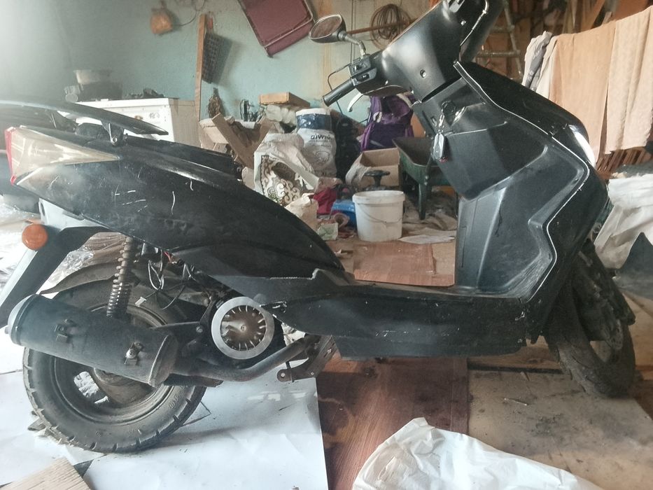 Скутер/Мопед м8 125 кубов