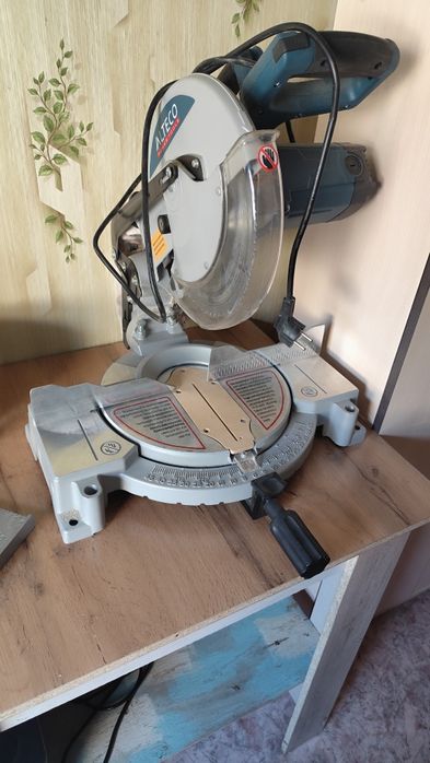 Продам торцовую пилу и компрессор