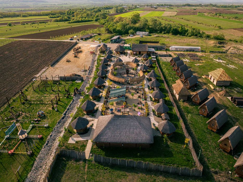 ACOPERIS STUF. Dulgherie Acoperis, Constructiii turistice