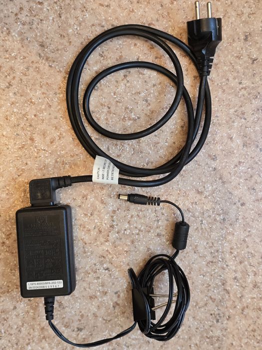 Продам зарядку для HP