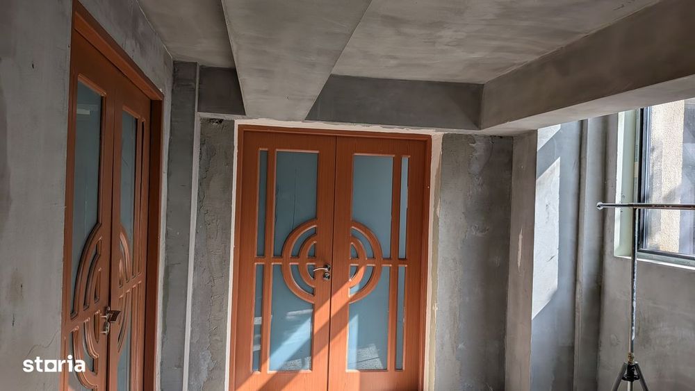 Proprietate industrială / logistică  hală + clădire P+2, teren 1500 mp