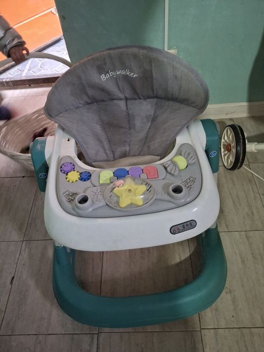 Продам коляску ходунок