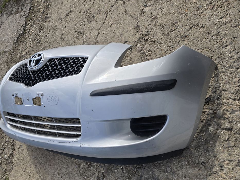 Предна броня за Toyota Yaris 05-09г. Тойота Ярис