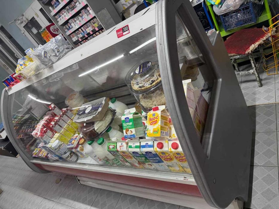 Витринный холодильник