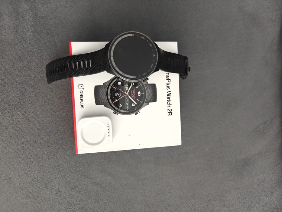 Продам смарт часы OnePlus watch 2r