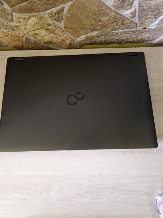 Laptop Fujitsu Life book  i5 gen 11