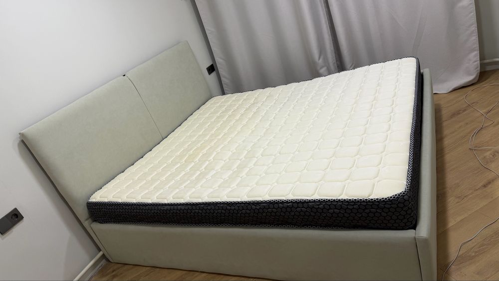 Продам диван , двухспальную кровать