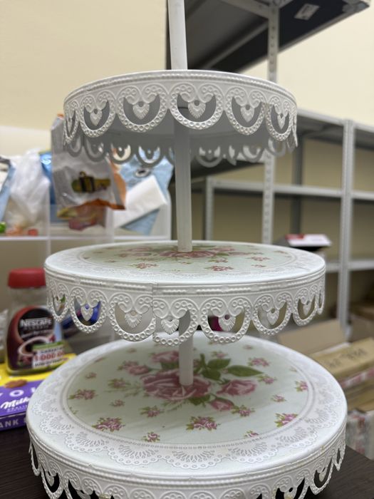 Сервировочнач этажерка