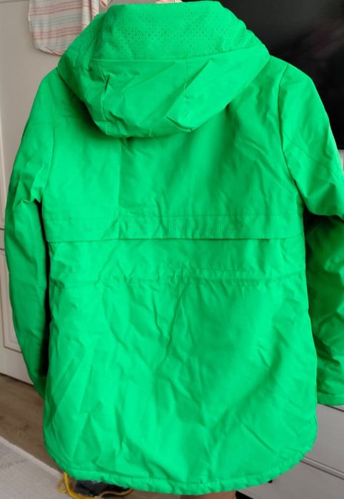 Новая куртка на девочку