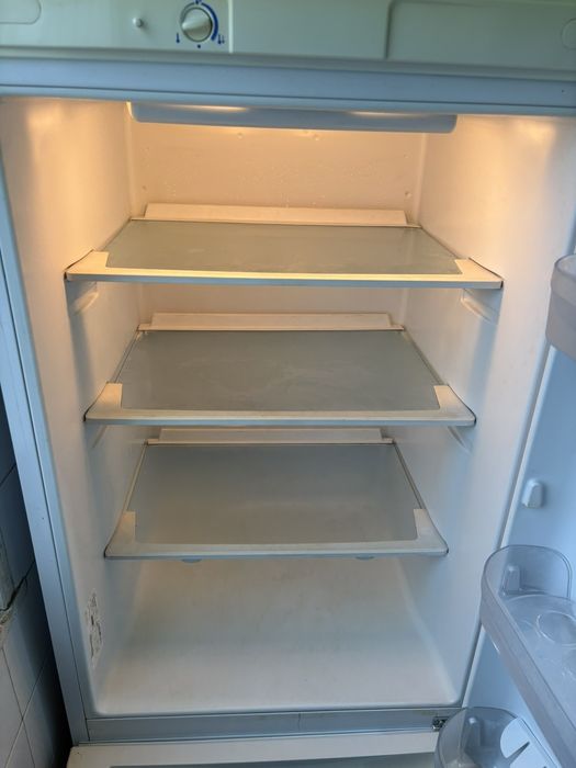 Продавам хладилник