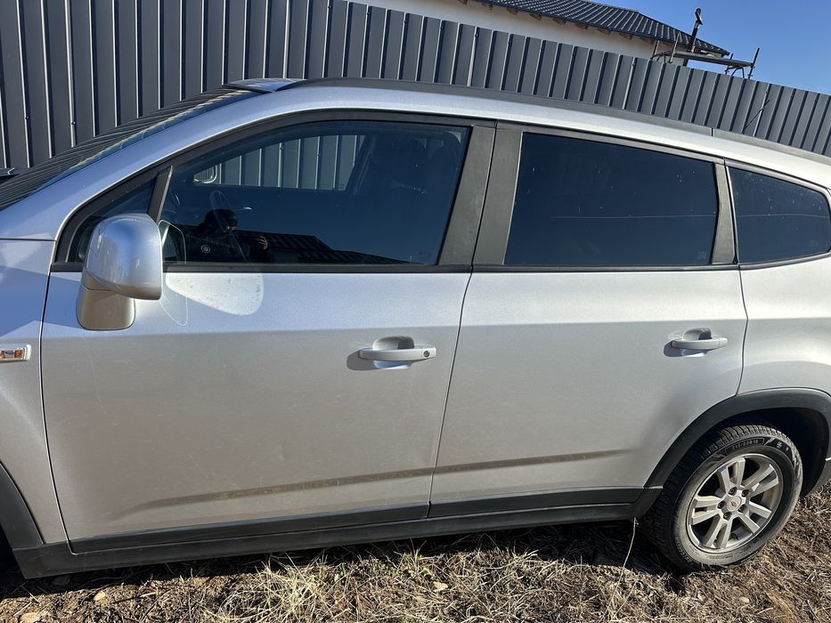 Usa stanga fata usa stanga spate usa dreapta fata  Chevrolet Orlando