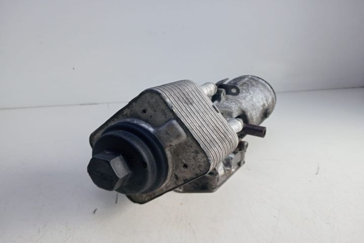 Carcasa  filtru ulei cu termoflot 045115380E Volkswagen VW Passat B6