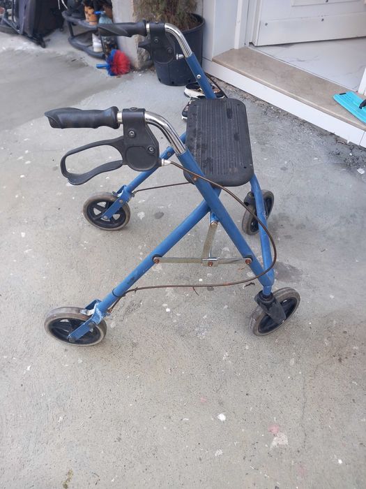 Проходилка за възрастни