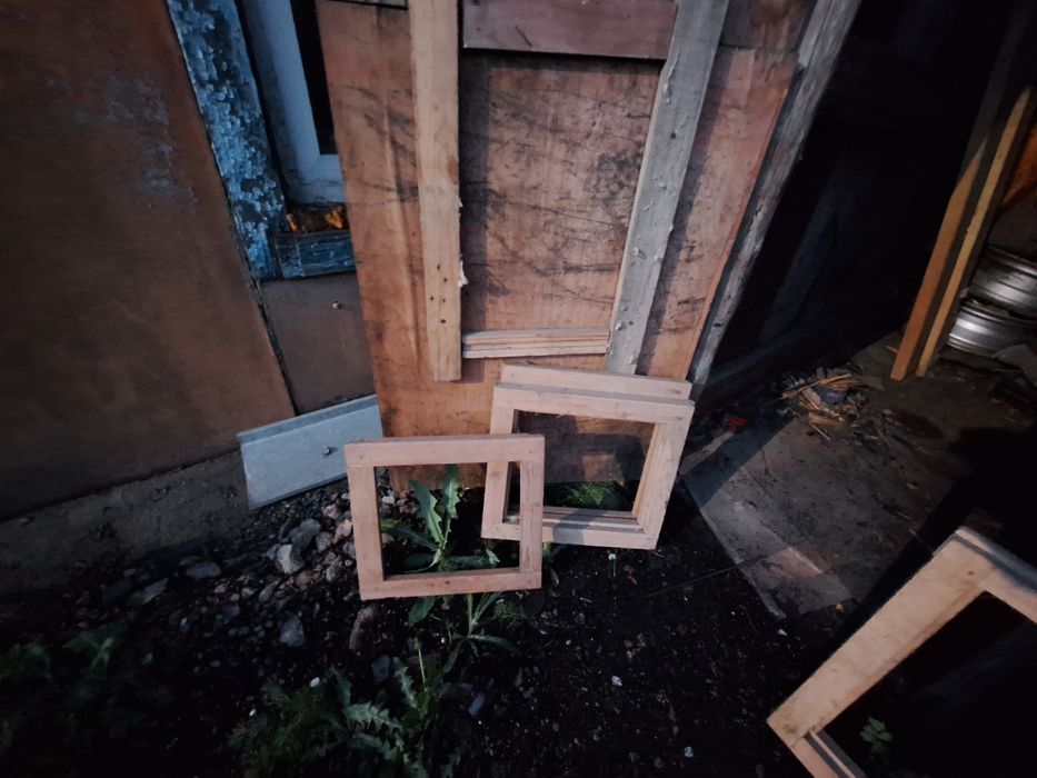 Продам оконные рамы