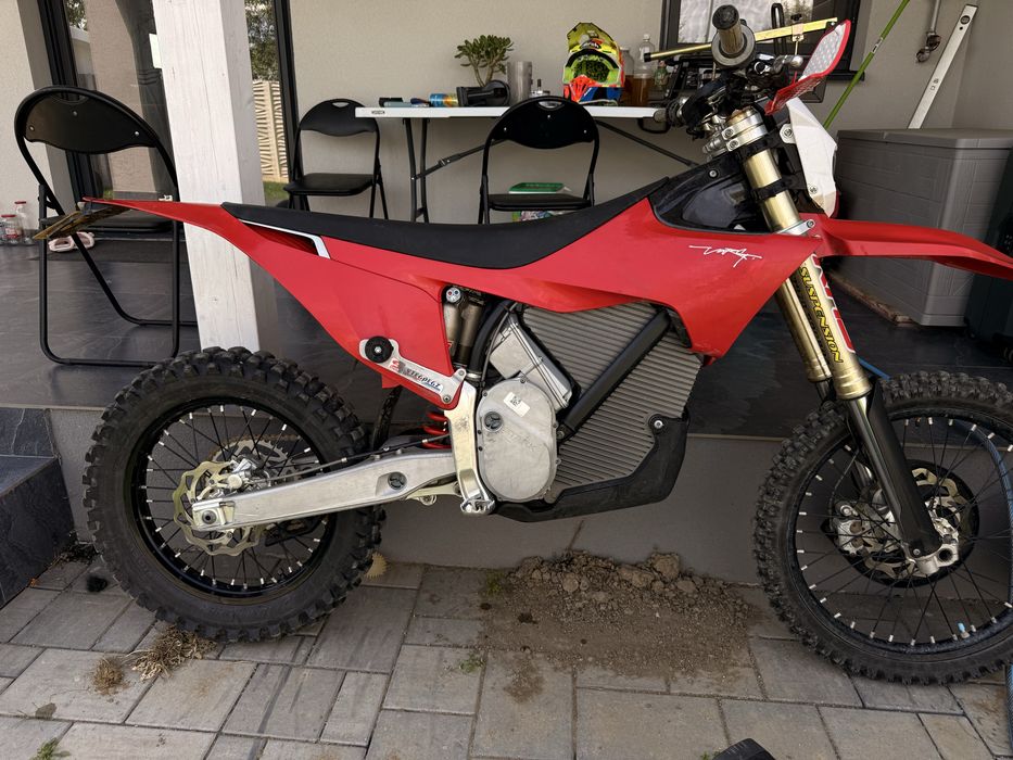 Stark Varg alpha 80hp enduro