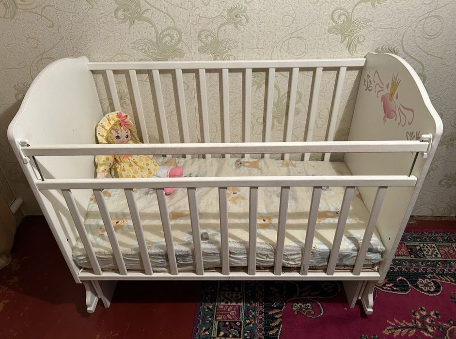 Продам детскую кроватку