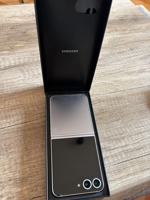 Samsung Galaxy Z flip 6