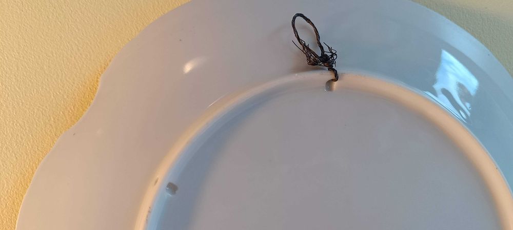 Декоративна чиния за стена