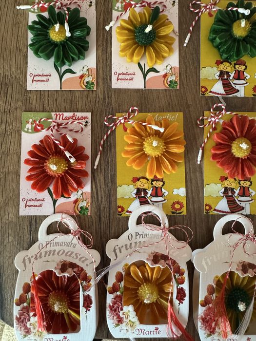 Martisoare parfumate din ceara de albine