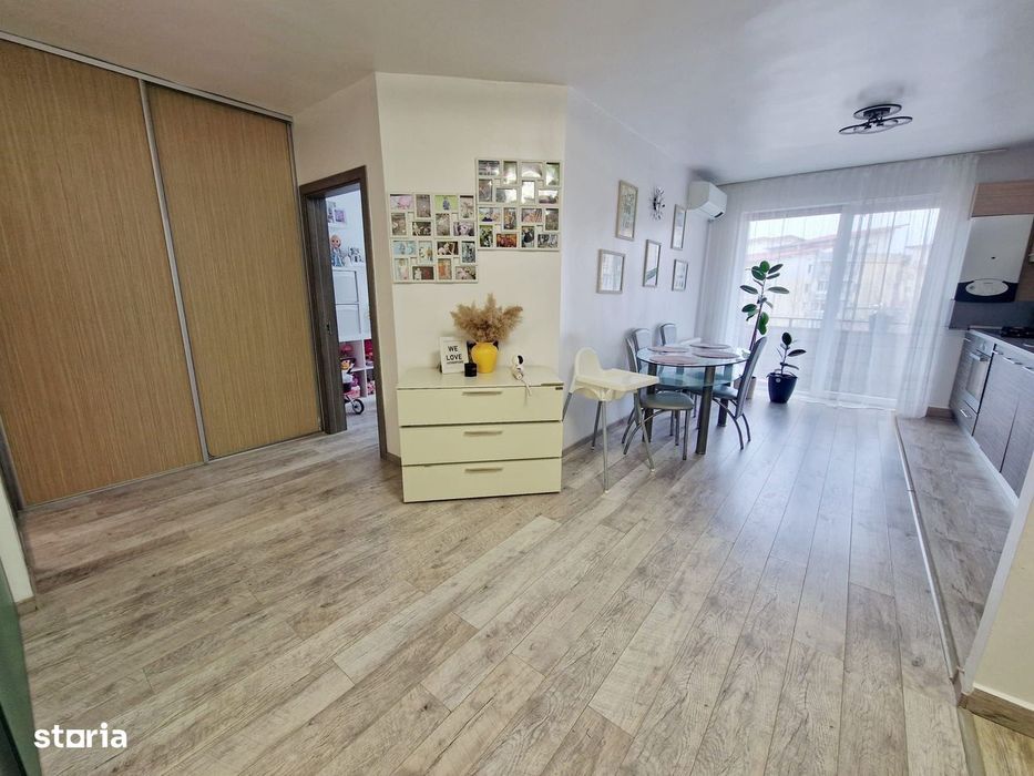 Apartament 3 camere, parcare, str Florilor Floresti Atelierul de Pizza