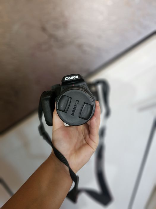 Canon EOS 4000D с 2 обектива и гаранция