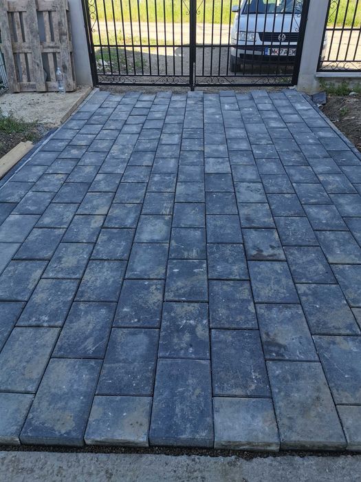 Montaj Pavaje și spații verzi